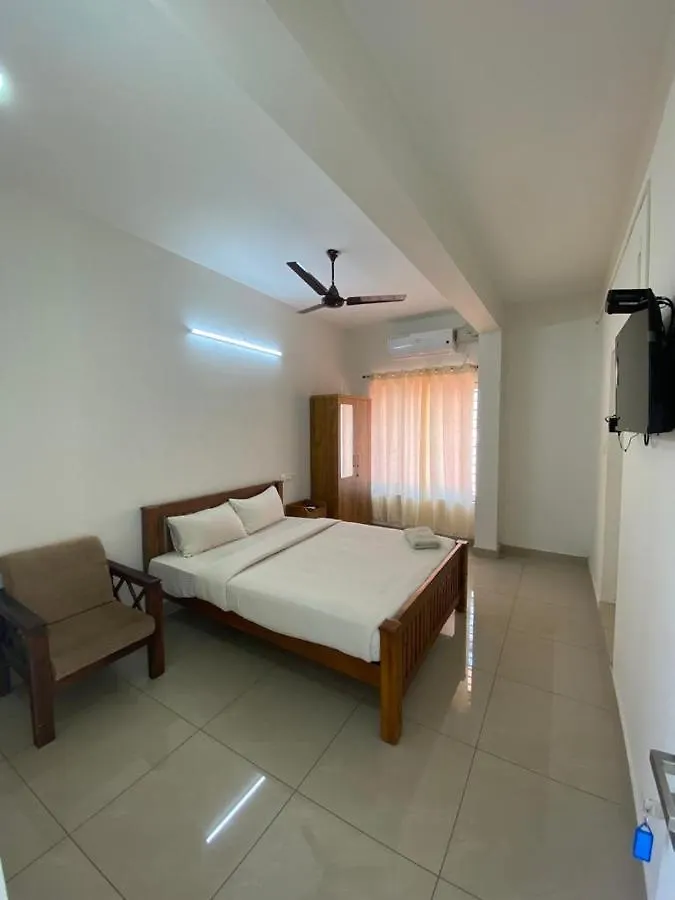 Solo Simrin Arcade Kadavanthra Kochi