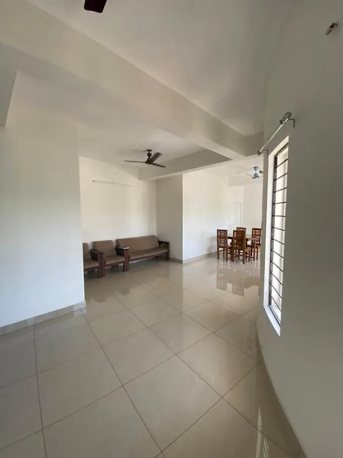 Solo Simrin Arcade Kadavanthra Kochi インド